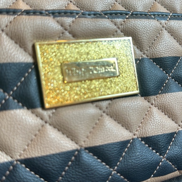 Betty Johnson eclectically paired tote and wallet.(SKU 245) - Picture 10 of 16